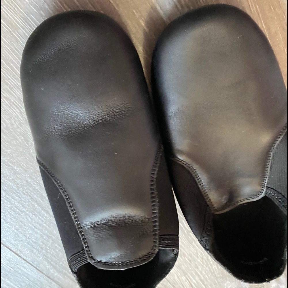 Black ballet shoes